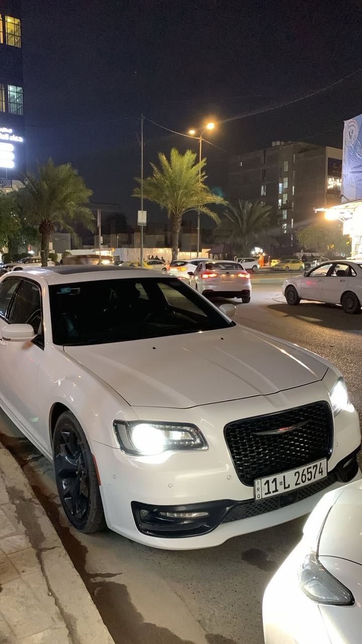 سلام عليكم للبيع اوباما S 300  فوول مواصفات خليجية وكالة هارلم موديل 2023 رقم بغداد بأسمي سيارة جديدة جداً ع وضع الشركة ماشية 28 الف كيلو متر كفالة عامة عدا صبغ قليل بل دعامية الخلفية باقي السيارة مكفولة السعر 390 ورقة وبيها مجال للاتصال ***********
