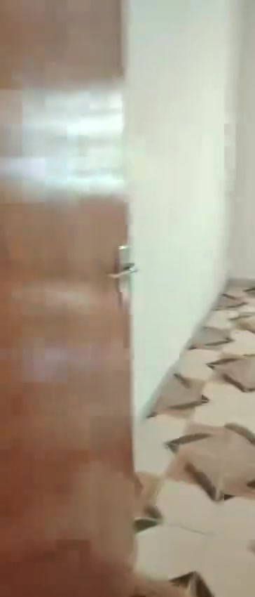 دار للاجار مساحة ١٢٠ كرادة حيّ الأمانة قرب الجامعة التكنولوجية ٤ غرف نوم صالة مطبخ جبير منور مع حديقة سعرة جدا مناسب اي استفسار واتس هـ***********
