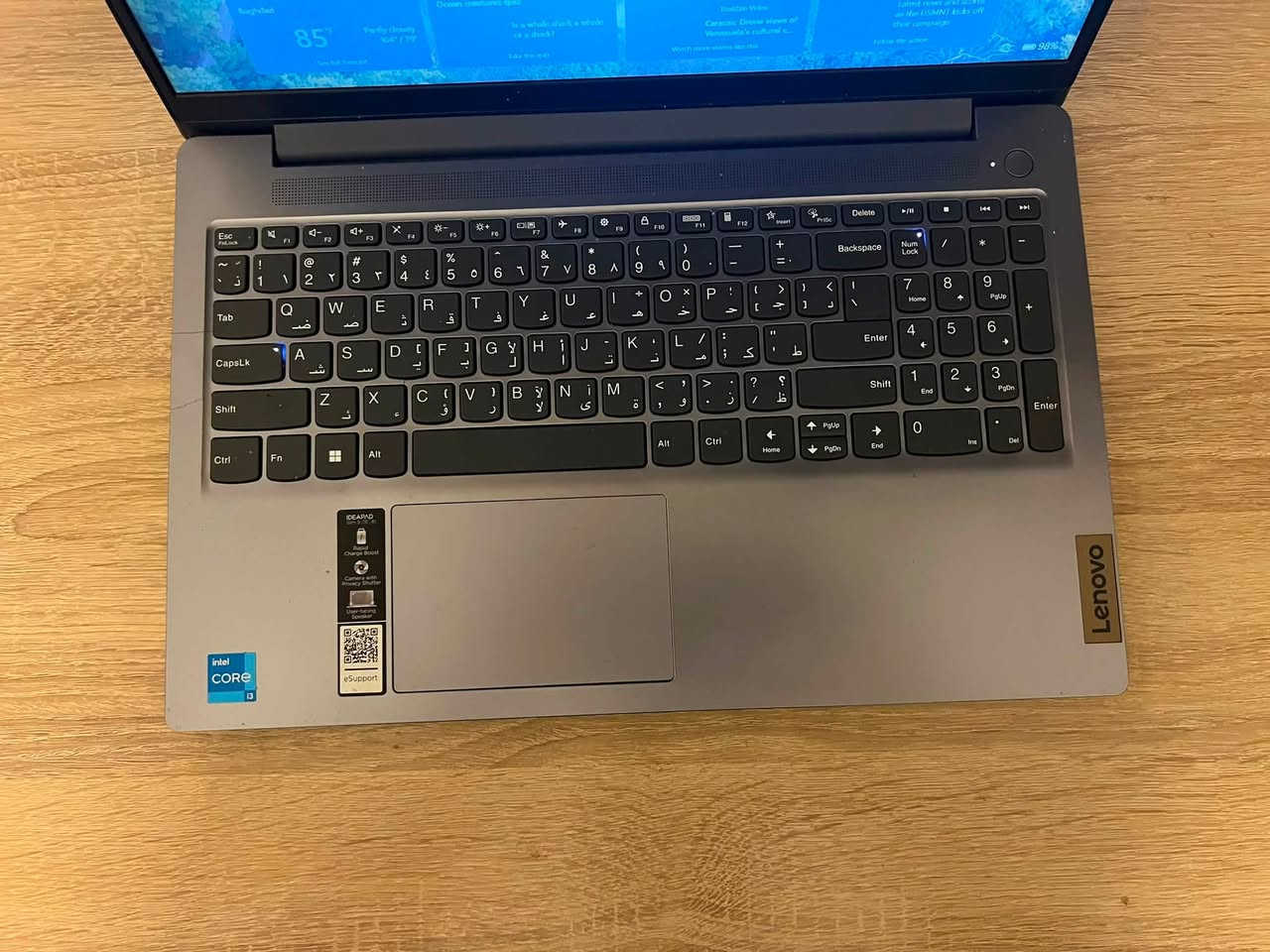 ⸻
💻 Lenovo IdeaPad Slim 3 15IRU8 للبيع

الجهاز نظيف جدًا، اشتريته قبل حوالي شهرين فقط، واستخدامي كان خفيف جدًا للدراسة والتصفح.

المواصفات:
✅ Intel Core i3-1315U (الجيل 13)
✅ RAM 8GB
✅ شاشة 15.6” Full HD
✅ Windows 11 Pro
✅ كيبورد عربي + إنكليزي مع Numpad
✅ البطارية ممتازة

المرفقات:
📦 الكرتون (العلبة) الأصلي موجود.
🔌 الشاحن الأصلي موجود.

ملاحظة:
يوجد شرخ بسيط في الهيكل من الجهة اليسرى (واضح بالصور)، ولا يؤثر نهائيًا على أداء الجهاز أو الشاشة، وكل شيء يعمل بصورة طبيعية

السعر:280الف و بي مجال 
***********

