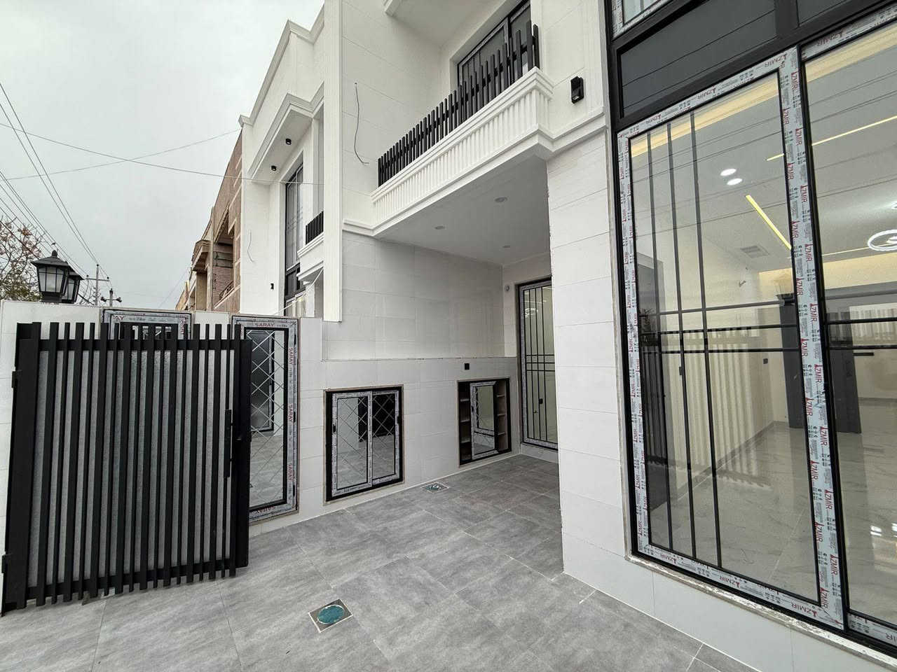 #فرمان_بران
بيتين زيرو للبيع في اربيل 
حي فرمان بران قرب 120متري
ومقابل حديقه رسميه
125م
4نوم
السعر11دفترونص وقابل للتفاوض 
تمليك طابو صرف 

0750 846 2528 

***********
