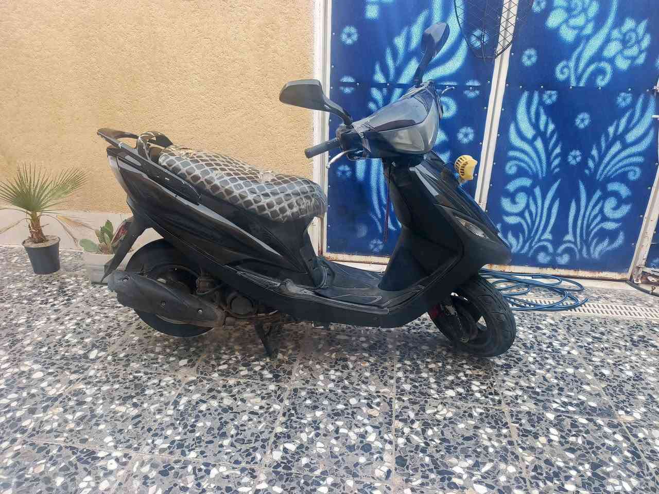 دراجه ماكس للبيع
دراجه نظيفه مامفتوحه بس عوزهه تجفيت 

كلشي شغال كهربائيات كلهه شغاله 

ميسان المجر الكبير ***********

