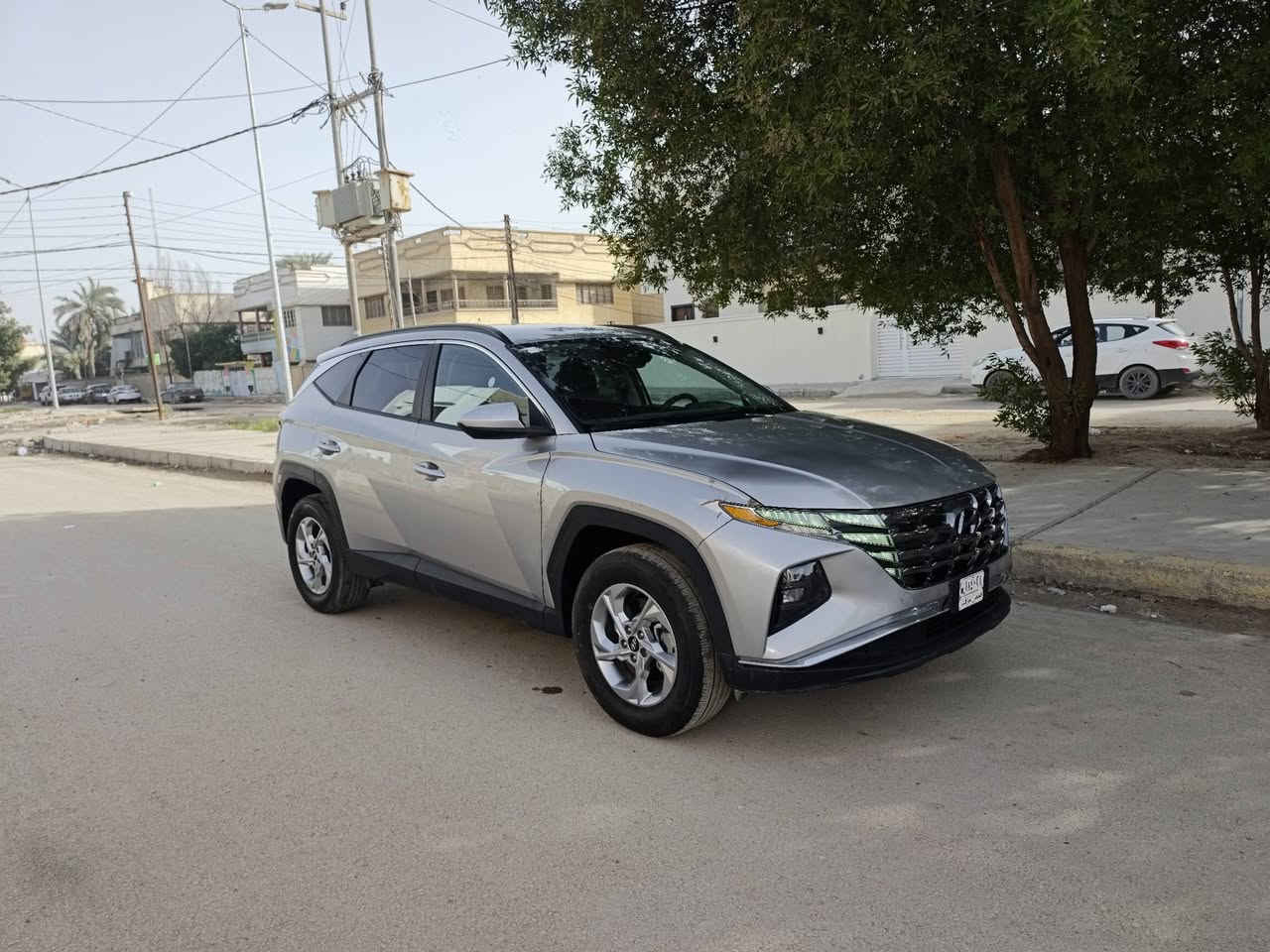 السلام عليكم
توكسان 2024دخول جديد رقم فحص ماشيه 16الف ميل 
حادث كما موضح بالصور صبغ شبر بالنيد وبارك حافة الجاملغ 
موصفات 
شاشة 
كاميرا 
جنطه كهرباء
كرسي كهرباء 
رادار امامي 
تحديد مسار 
نقطه عمياء
رادار خلفي 
السياره جاهز كامله ع اخر حبايه نضيفه جداً مكاني بابل الحله 
معروضه ب179بيهه مجال بسيط 
للاستفسار 
***********
***********
