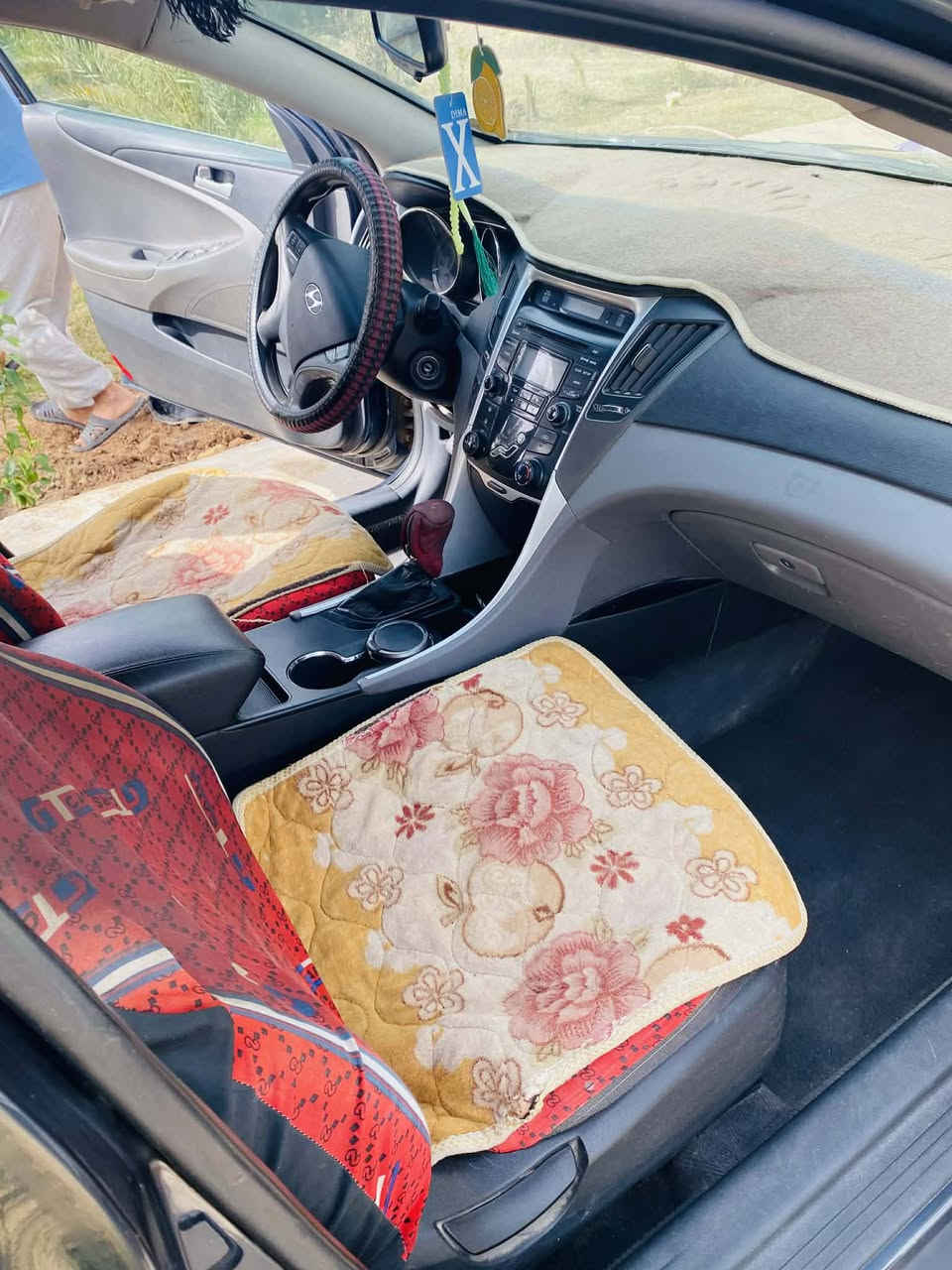 سوناتا وارد امريكي ٢٠١٣ السياره جاهزه كير ومحرك وحداديه كفاله عامه ما بيه ضرر الشراي يتصل السعر ١٢٥ وبيه مجال الشراي يتصل ويدلل ***********
