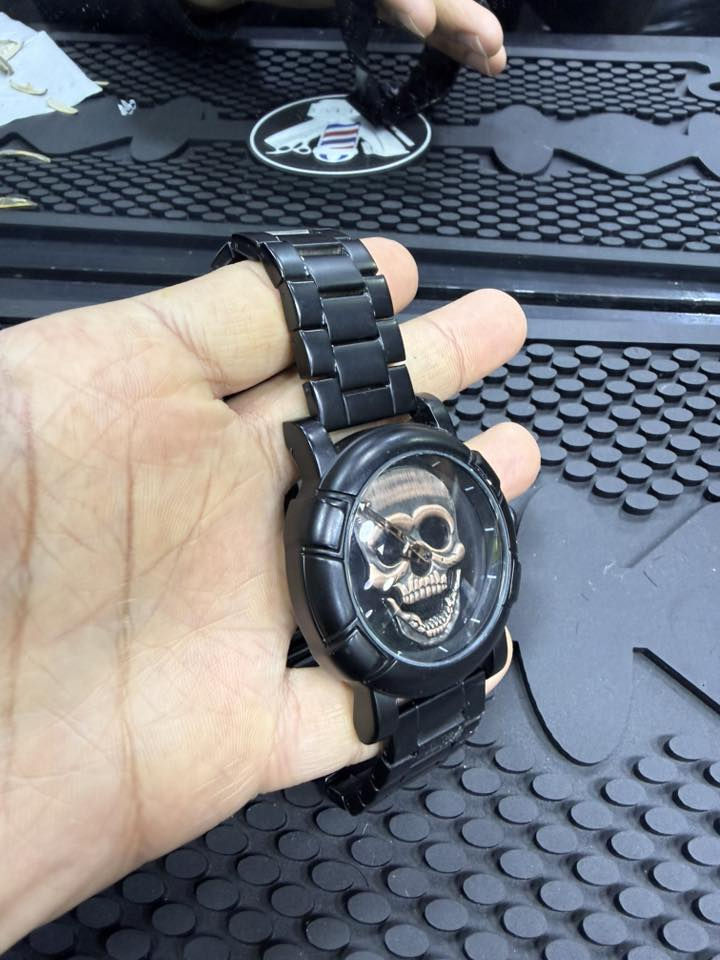 ساعتين وحده اوميكه كير دوار وثانيه بيه جمجمه سعرهن 40ثنينهن اصليات وحلوات ليريده يراسني عنواني كربلاء باب بغداد ***********
