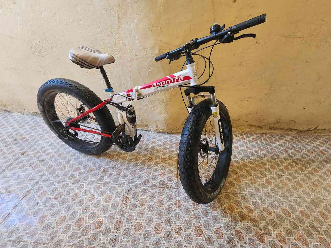 السلام عليكم بايسكل للبيع السعر 150 وبي مجال للتخفيض وللاستفسار رقم الهاتف***********
