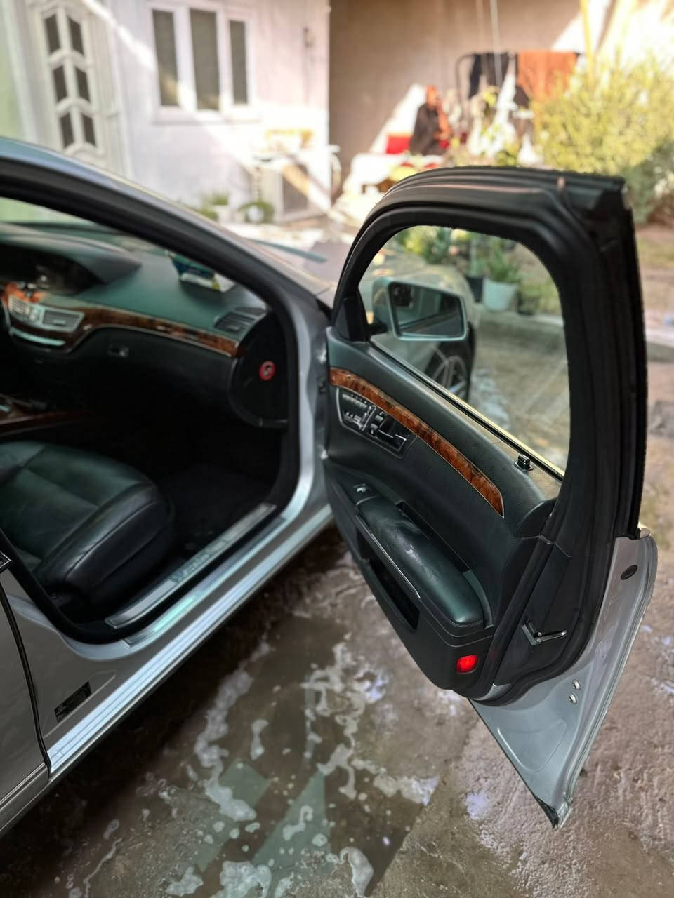 سلام عليكم مرسيدس اس لارج رقم بغداد  دولي وارد ألماني مودي٢٠١٠ مسجله ٢٠٠٩ كفالى عامه عدى الدعاميات  فووول بصمه فتحه حساسات كامره 3 شاشات بلاديه ناضور ليلي مساج بالكشنات جلد كشنات ذاكره تدفئة تبريد بردات كهرباء بيبان شفط جنطه كهرباء  ٤ كشنات كهرباء بأسمي السعر ٢٢٠ مكان السياره شارع فلسطين هاتف ***********
