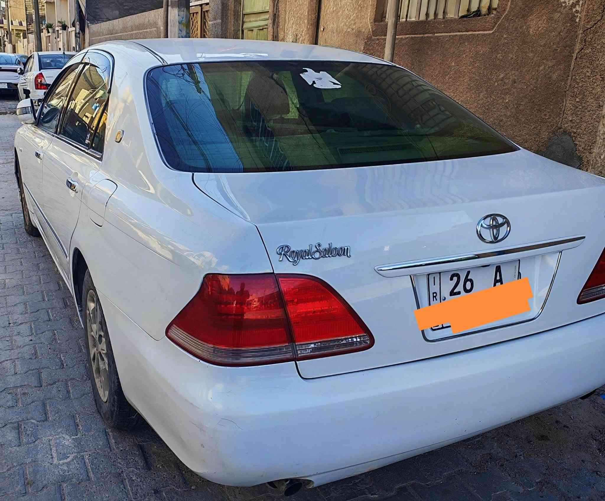 كراون شاهينه موديل ٢٠٠٤ اصولي تحويل وبيها اضباره تسجيل قديم وبيها كصه وحده زوج تاير جديد وتبريد شغال داخل بيجي محرك وكير بحاله جيده جدا وصدر جديد باسمي *********** بيه واتساب  مصبوغه عام لان جانت تكسي
