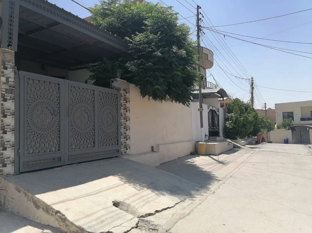 🏡 خانوو بو فروشتن له گه ره كى ده روازه پشت جمال جامچى نزيك شه قامى ده روازه 

📐 روبه ر :
▪️ 185 متر

✨ زانیارییەکانی خانوو / موڵك :
▪️  2 ژور نوستن - هول - ميوان - مطبخ - گه راج

💰 نرخ : 75 مليون 

📞بۆ زانيارى زياتر په يوه ندى بكه ن به 
عقارات ستار اكرم بازرگان

*********** ☎️
*********** ☎️

#كركوك #عقارات #عقارات_كركوك
#بيع_بيوت #شراء_بيت #استثمار
#بيوت_للبيع #فرص_عقارية
