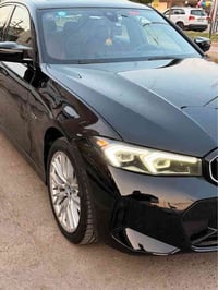 BMW 330e – موديل 2023 – فول مواصفات  🔹 الهجينة الاقتصادية (بنزين + كهر...