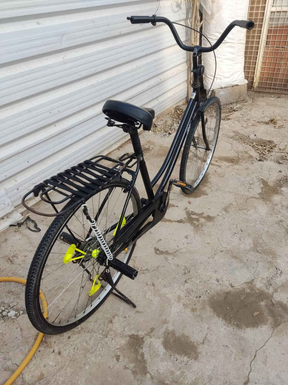 السلام عليكم 
باسكل حجم 26 شركه اوفيج شركه معروفه ومرغوبه 🚦
مديل 15 باسكل اخو الجديد نضافه فول كامل ماناقص برغي 🚦
الباسكل ويا جاملاغات و بريك كدام و غراض هديه ويا🚦
مكاني نجف حي نداء 🚦 السعر 95 استفسار خاص او تدك على هذا رقم ***********🚦
