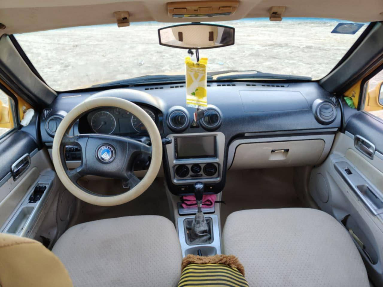 سلام عليكم سياره سيكي جيلي موديل 2010رقم واسط مشروع وطني مصفره ربع ما مطلوبه سنويه 2029 مكان العماره ***********
