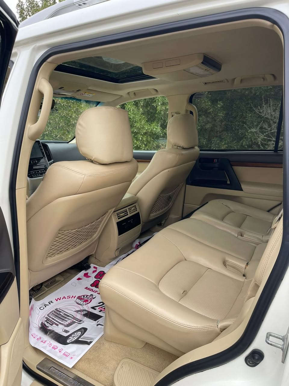 سلام عليكم للبيع لاندكروز مديل 2016 رقم بغداد مواصفات GXR محرك 8 سلندر مكفوله كفاله عامه محرك كير ماعده بارد شبر السعر 420 الاستفسار ع رقم ***********
