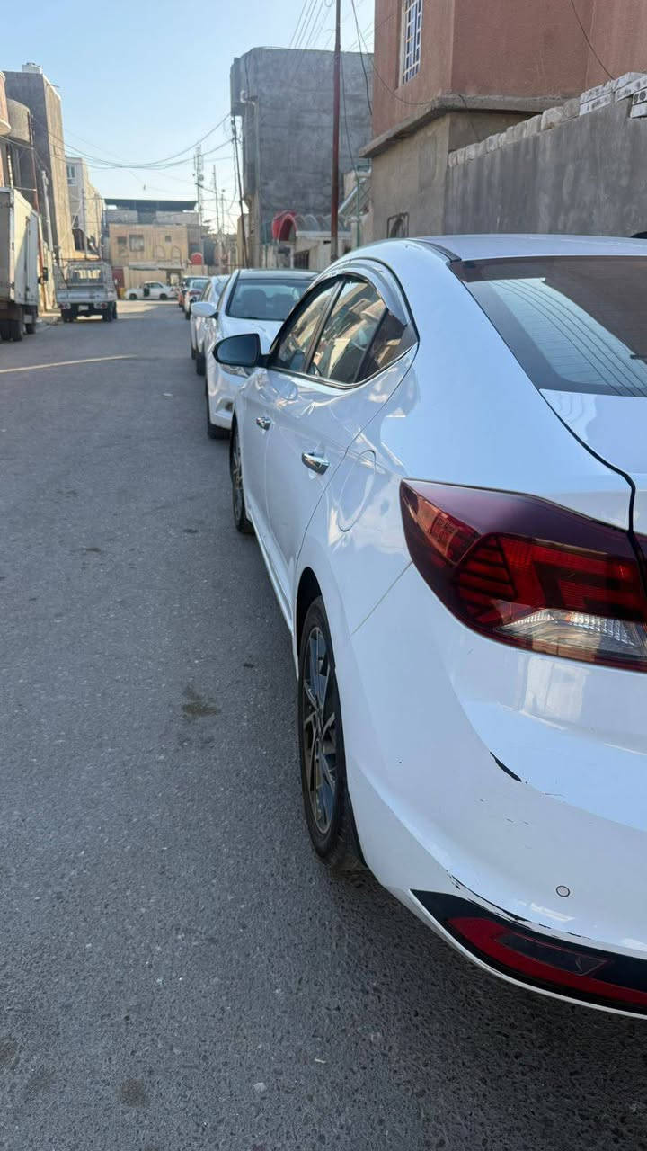 السلام عليكم النتره 2019 فول مواصفات السياره بيهه صبغ بيبان وجاملغ السياره مال اقصاد و منتهيه السعر 130 الاستفسار ***********
