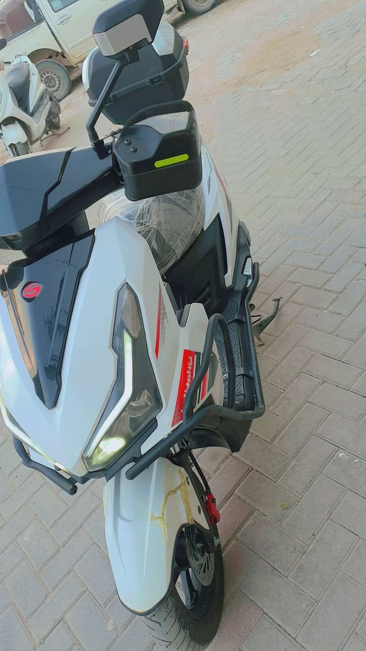 سلام عليكم دراجه شحن جاهزه كلش حلوه جديده 3 سرعات وبك سعر 625 عنوان بغداد حسينيه الراشديه رقم ***********
