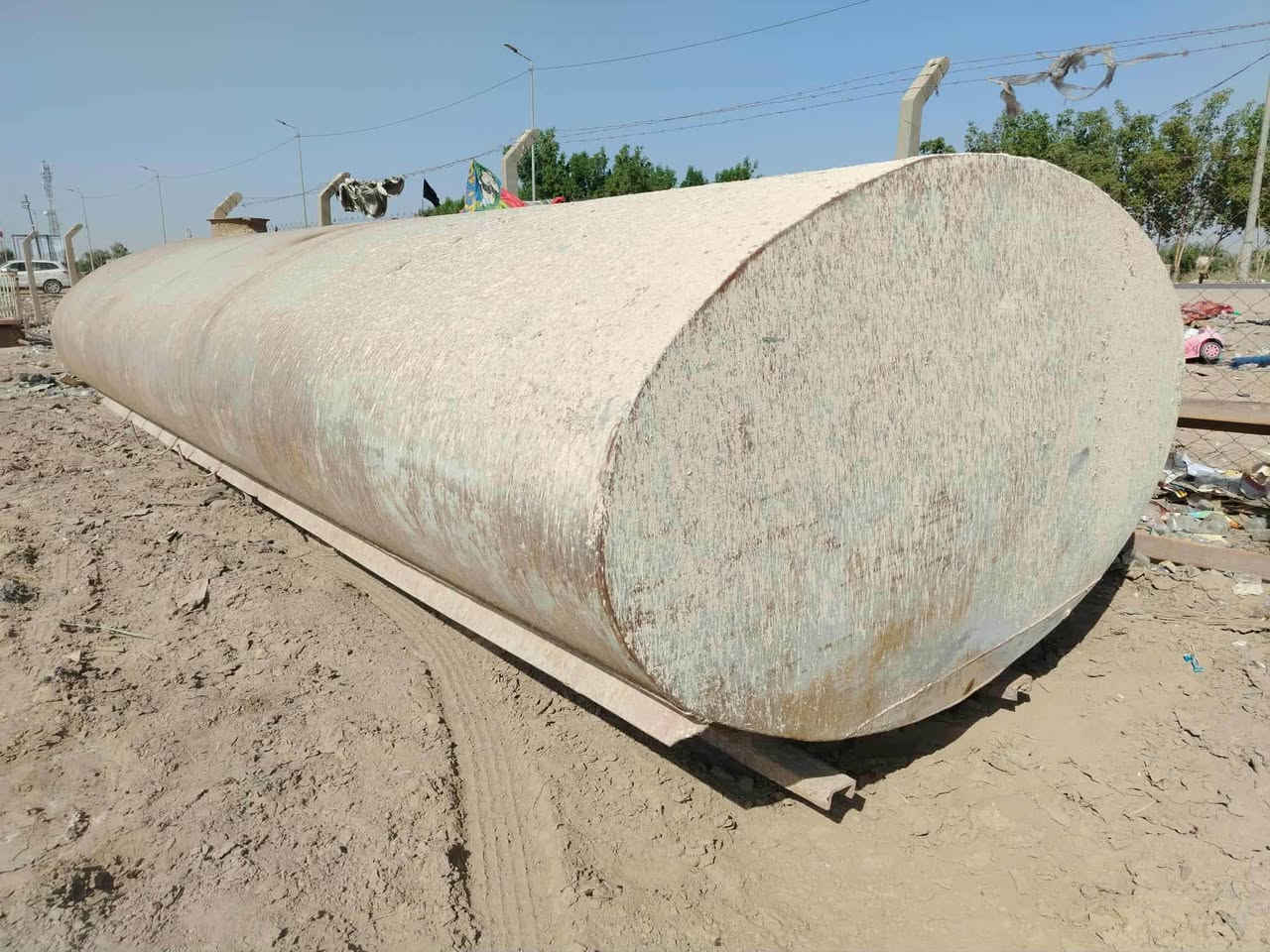 للبيع تانكي طول 6متر وربع  حمولة 14 الف
  لا خياس ولا شي بس يرادلة صبغ 
(( سعر مليونين وربع ))  العنوان: الديوانية 
الرقم : ***********
