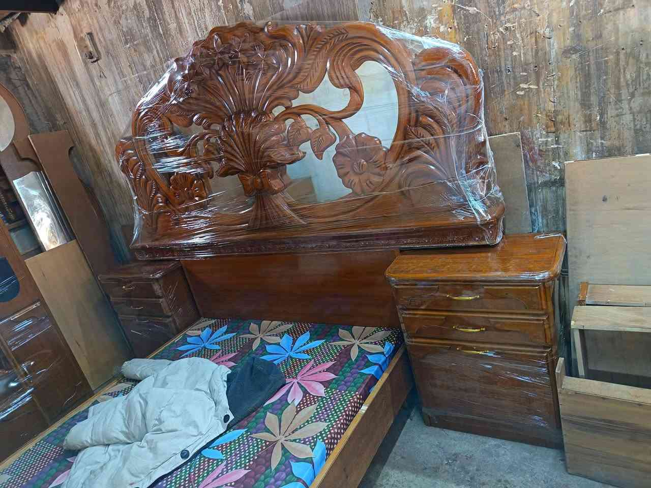 غرفاه ملحق السعر 650 وبي مجال وهذا الرقم ***********
