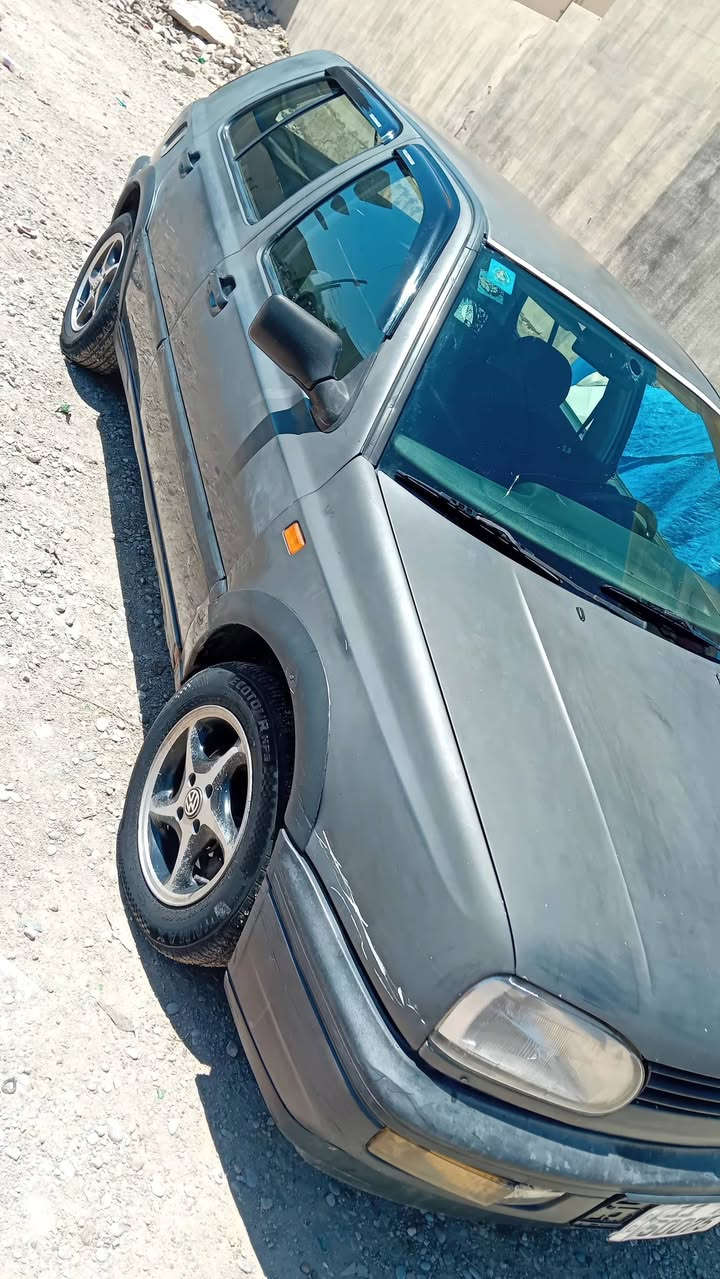 السلام عليكم كولف ٩٢ اوتو محرك ٢٠٠٠ بسمي رقم انكليزي تبريد مايشتغل الباقي مكفول السعر ٣٧ وترهم امراوس ***********
