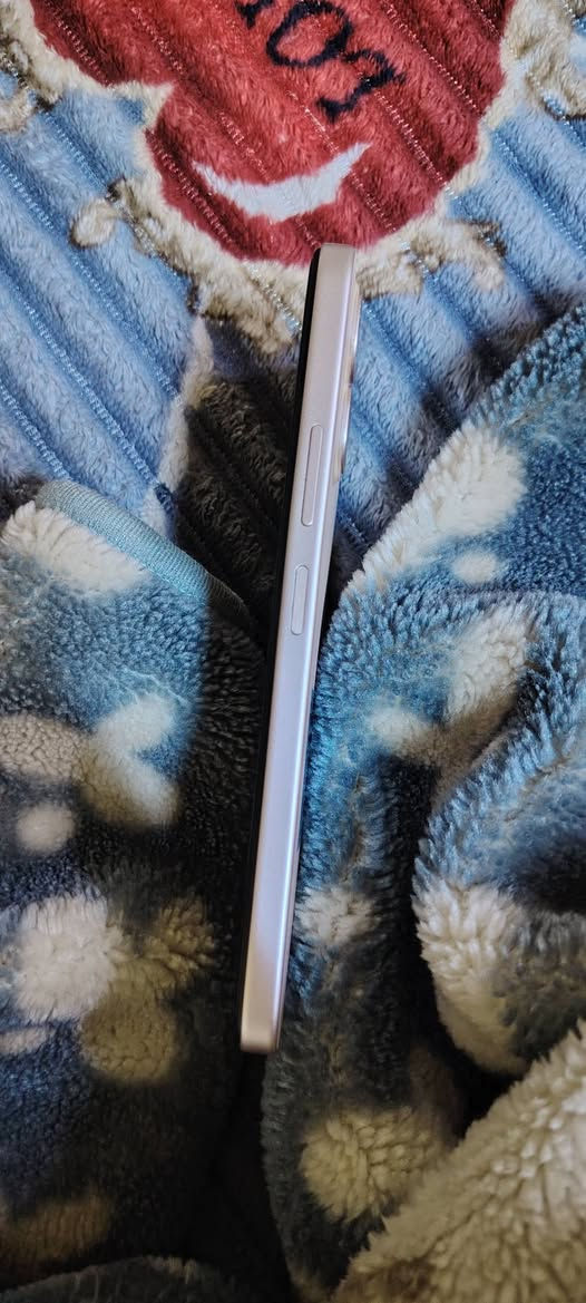 سلام عليكم جهاز للبيع اسمه انفنكس ذاكره 64 بطاريه 5000 مكفول لا مصلح ولا بي شي صاله شهر من جبته  كرتونه وشاحنه وسمعات اصليات ملاته موجودات السعر 125 وبي مجال مكاني نجف حي الميلاد رقمي ***********
