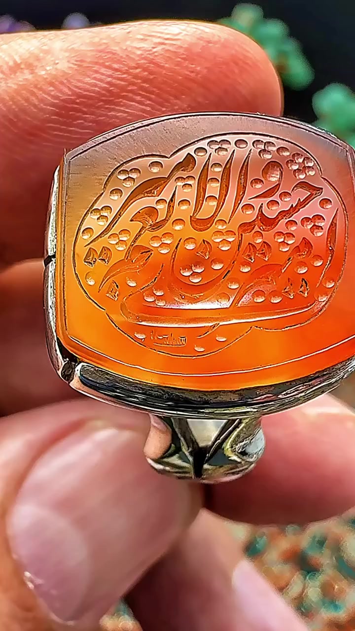 للطلب الأحجار الكريمة والحجز يرجى مراسلتنا على الأرقام التاليه واتساب 
*********** ابو عباس
*********** أبو محمد
*********** ابو حسين 

العنوان النجف الاشرف سوق الكبير قيصرية نور الشرع 👈الموبايلات سابقا👉 @أبرز المعجبين
