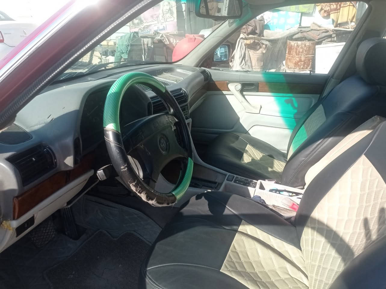 السلام عليكم ورحمه سنه سعيده على الجميع سياره بي ام دبليو 730رقم انكليزي سنويه إلى 2026بسمي السياره كهربائيات كامله فتحه سقف شغاله  ماعده التبريد عطل بسيط منظومه كامله بيع امراوس مارسدس شبح او رئاسي السعر خاص واتساب ***********عنوان بابل المركز
