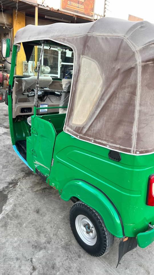 سلامو عليكم تكتك البيع مديل 22وراق كامله سعر 6مليون بيه خلل بصيط 
***********
