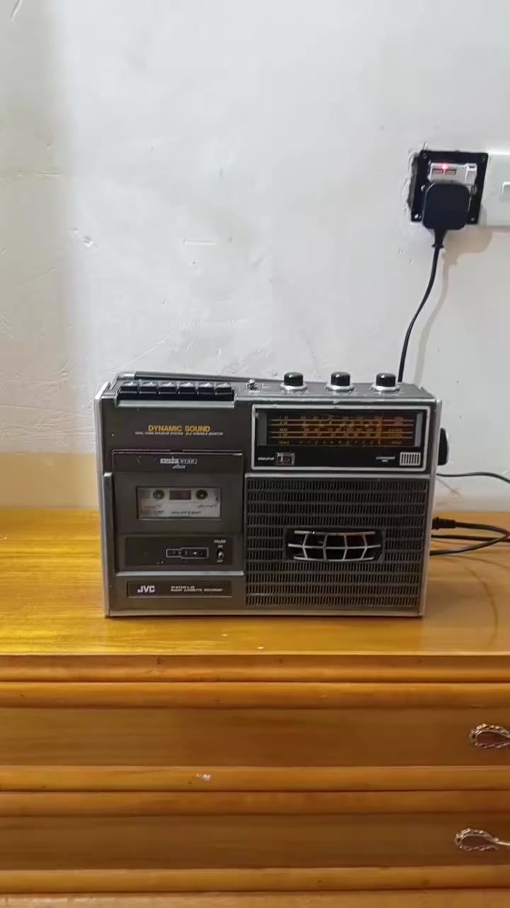 جهاز ياباني جي بي سي شغال بالكامل اي نقص مابي موديل 1975 مختوم ختم ياباني وزن ثقيل السعر ع الخاص للاستفسار الاتصال على الرقم التالي ***********
