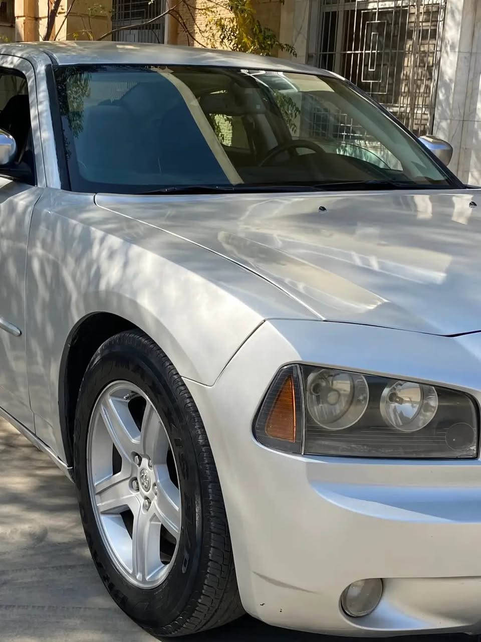 سلاو رێز 
دۆچ چاڵینجەر مۆدیل ٢٠١٠ 
گێر و مەکینە بەشەرت هەشت پستۆنی مەکینە هێمی سەنەوی سالێکە بەسەر چووە ساحێبی سەنەوی دیار نیە بۆیاخی سێ بۆ چوار پارچەیە من بە عام دەی فرۆشم نرخی سەیارەیەکی براوەی دوبیە 53 و کەمێک مەجال بۆ کەسێک کە موشتەریە بۆ بەناو کردن و پرسیاری ئەوەی ساحێبی کیە نازانم بي شۆینی سەیارەکە لە کۆیەیە
***********
*********** واتسئەب كويسينجاك, أربيل
