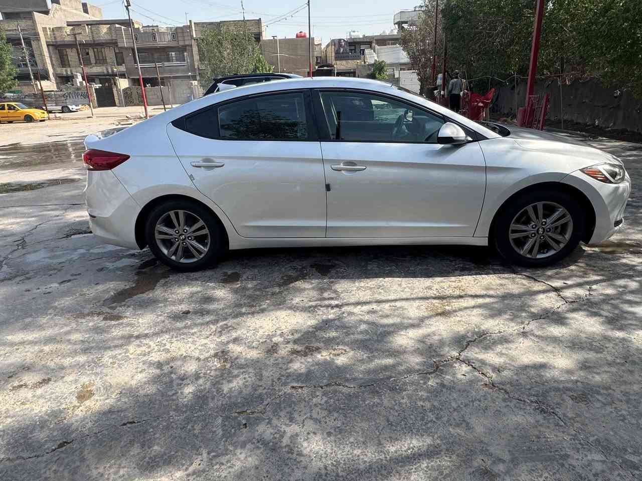 السلام عليكم
النترا موديل 2017 وارد امريكي بيه ٣ قطع صور السونار موجود رقم بغداد بسمي تحويل ثاني يوم السياره خير من الله تبريد ثلج كير مكفول السعر 120 ورقه وبيه مجال بسيط للستفسار الاتصال عله الرقم ***********
