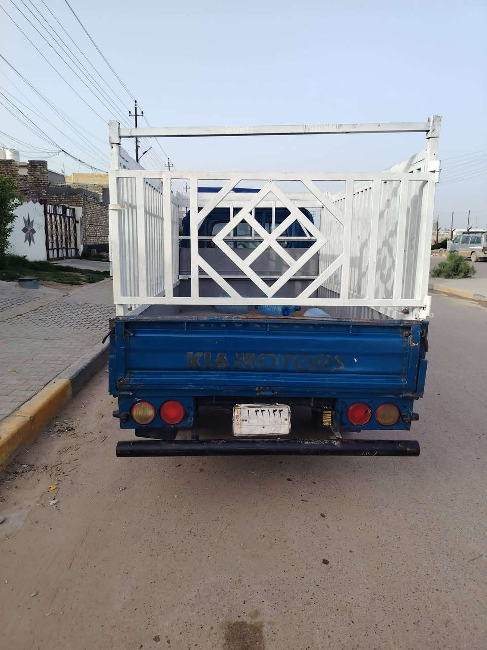 سلام عليكم كيه ام عيون موديل2001كفاله عامة تخم تاير بسمي ارقام انكليزية  محرك بعدة عل سحك شاصي مكفول سيارة خير من الله  السعر 74  وبيهة مجال شي قليل  هاذة رقمي ***********
