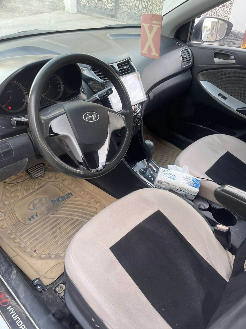 هوناي اكسنت 2012 خليجي 1600 قطرتين بيه صبغ اماكن موضحه بالسونار السعر 77 وبيه مجال بسيط 
***********
