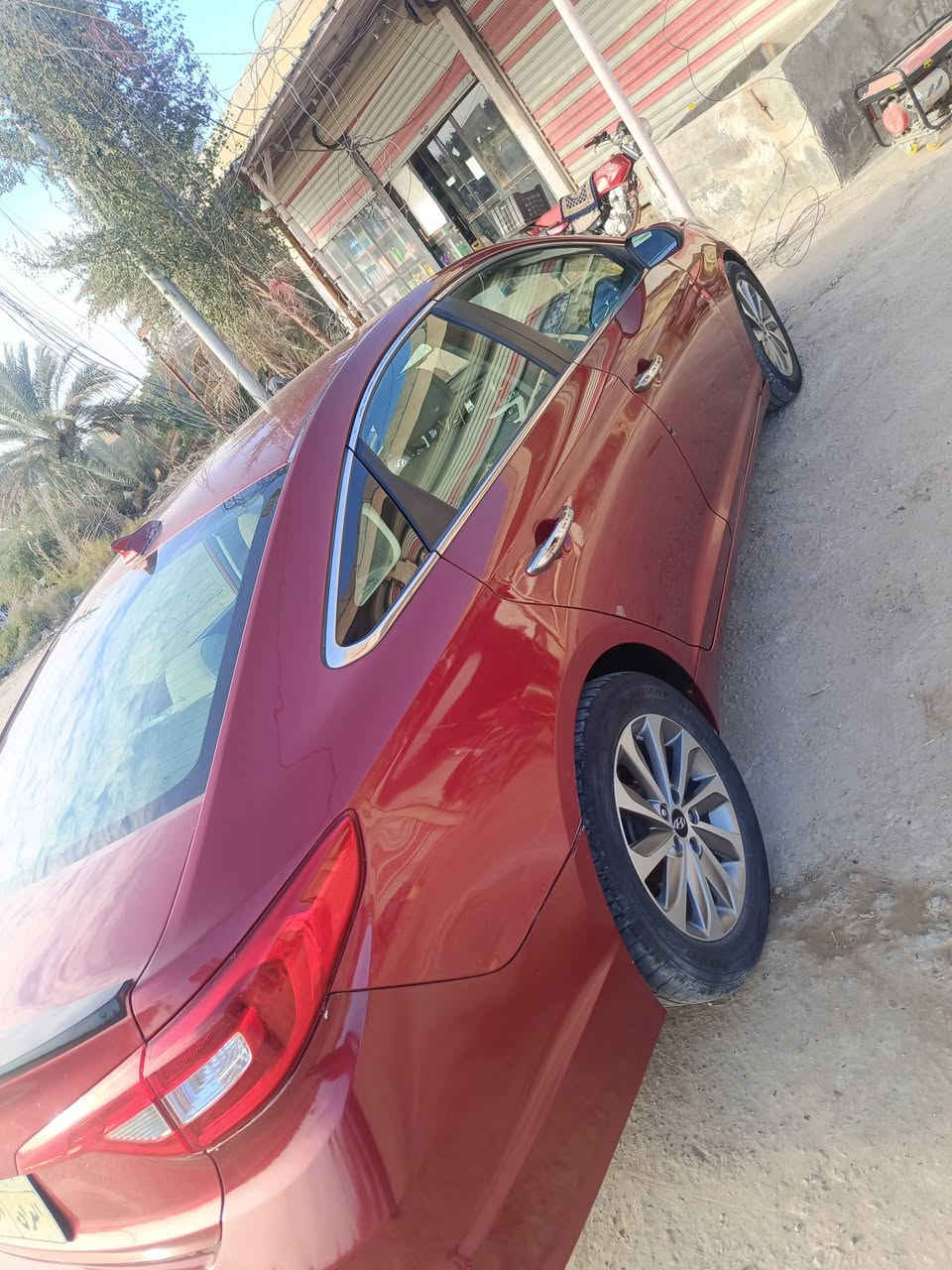 سوناتا امريكي ثلث قطع رقم اربيل قديم موديل 16 نضيفه تبريد تدفائه مكاني طويريج السعر 110 وبيها مجال بسيط ***********
