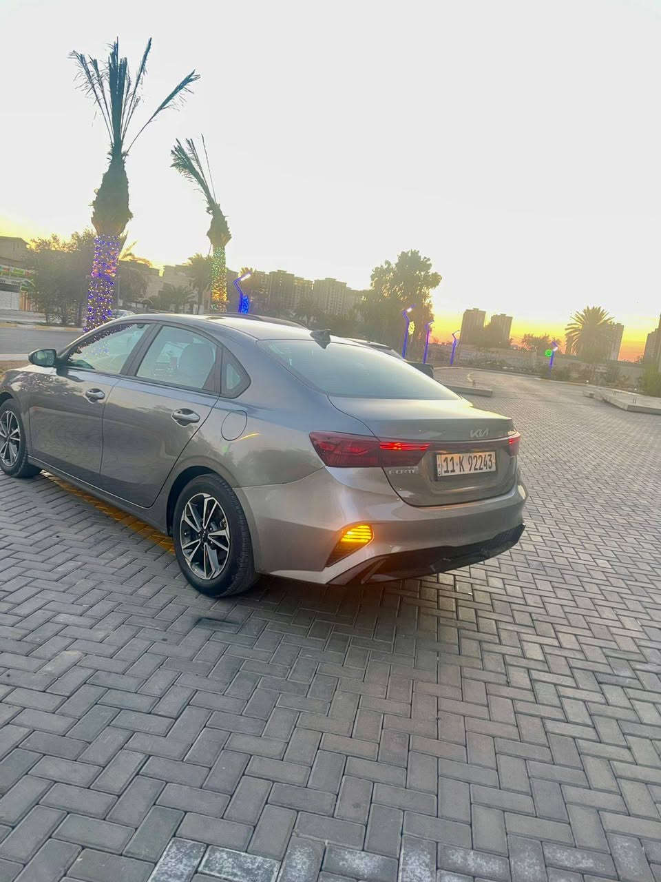 السلام عليكم كيا فورتي للبيع موديل 2023 بسمي صبغ جاملغات خلفيه من امريكا وصور الحادث في المنشور السعر140 وبيها مجال الاتصال على الرقم *********** يوجد واتساب
