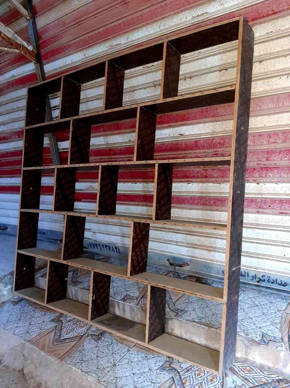 ميز جام خانه قياس مترين ونص طول والعرض  متر ونص للبيع سعره 150 وبيه مجال قليل رف مال محل قياس مترين طول والعرض مترين للبيع سعره 50 العنوان الماجديه الشراي اتصل ***********
