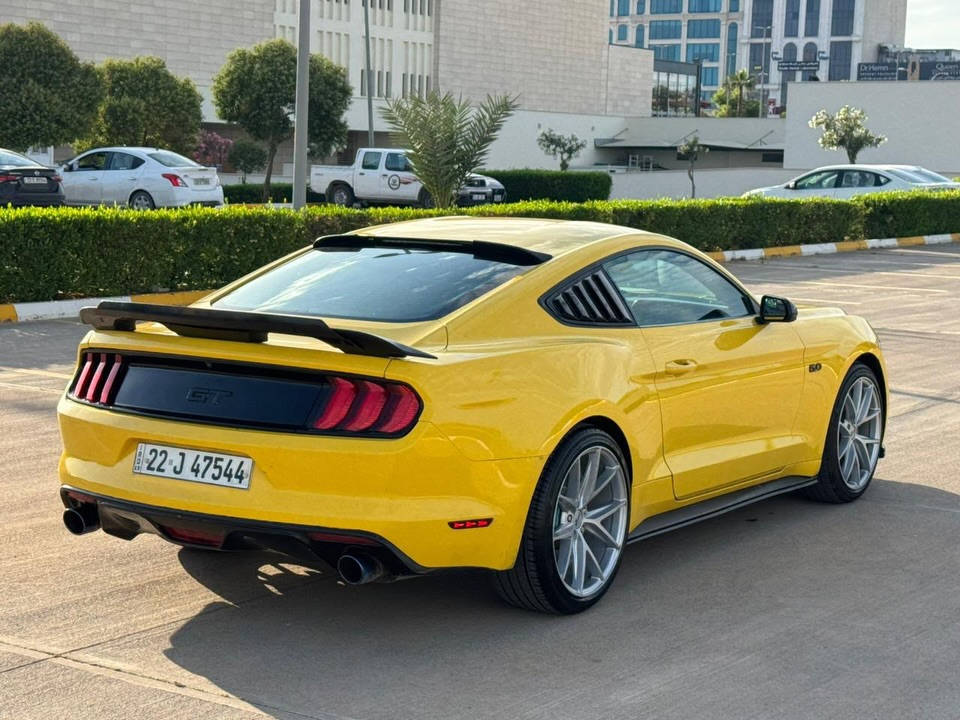 ⁨	Ford Mustang V6 | 𓃗
الموديل : [ 2016 ]
المحرك : [ V6 / 3.7 ] 
الگير : [ أوتوماتيك ] 
اللون : [ أصفر - مميز ] 🌻
الحالة : [ السيـارة وارد أمريكـا ضررهـا البنيـد والجاملغ مبدل نفس اللون والجاملغ الخلفي صبغ فقط ! ]

[ لمعرفة السعر اترك تعليق داخل المنشور وسوف يصل اليك مباشر عبر رسالة نصية ] 📥

[ الـــــمـــواصــفـــــات ]

- السيـارة مواصفاتهـا الـ V6 الاعتيادية أو المعروفة 

[ الاضـــــــافــــــاات ] 

- ويـل NICHE ( تـو سايـز ) 
- بـك لايـت شكـل الـ 2020 
- لحيـة أمامية سيـرڤيني 
- سبويلـر شيلبـيي
- أضاءة داخلية LED متغيرة الوان 

الموقع : [ أربيـل ] 📍

للتواصل واتس اب او اتصال : [ عربي *********** - كوردي *********** ]

#ford #ford_performance #mustang #v6 #yasser_erbil⁩
