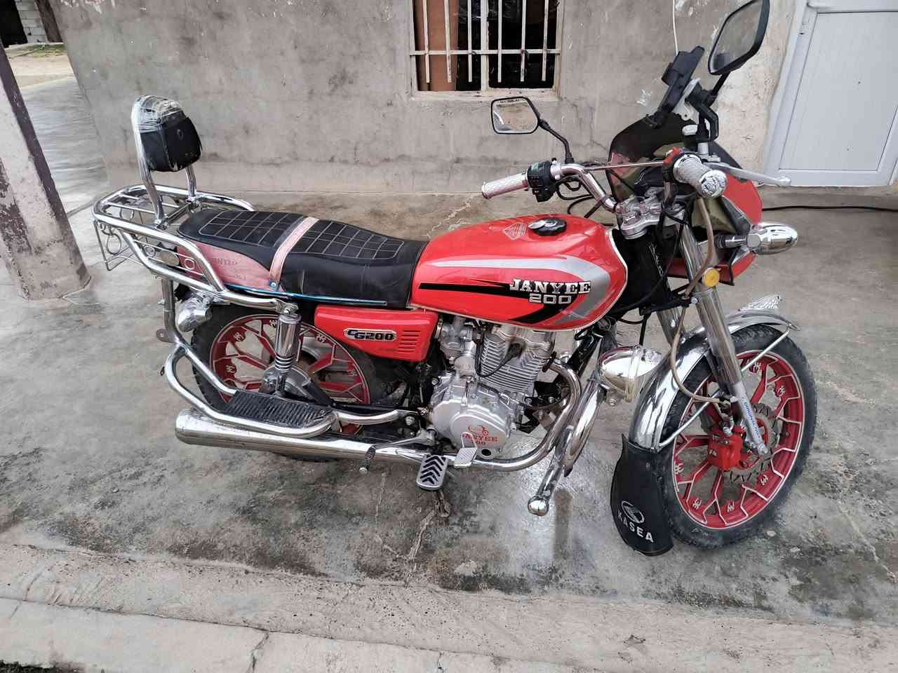 #للبيع 

جني كله موديل 2024 وضع شركه كهربائيات كلها شغاله تشغيل عن بعد سويج بلادي بس الويل الخلفي بي طعك خفيف باقي كلو شرط السعر 650 وبي مجال بصيط الشراي يتصل ***********
