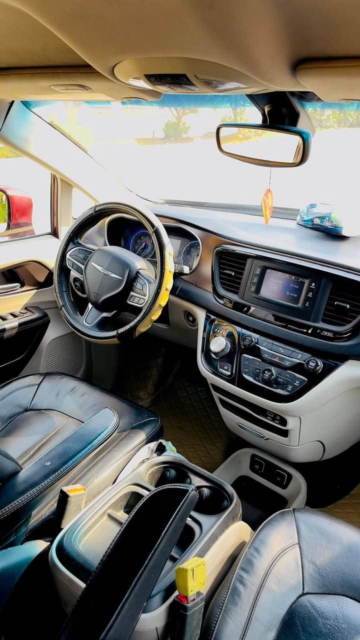 سلام عليكم 
كرايسلر باسفيكا 2018 
وارد امريكي بدون ايرباك صور الحادث موجودة ب المنشور 
رقم مشروع وطني 
مواصفات 
أبواب كهربائية 
صندوك كهرباك 
تشغيل عن بعد 
حساسات خلفية و رادار خلفي
كشنات جلد 
كامرة خلفية 
مكان السيآره ميسان 
سعر 150 
***********
