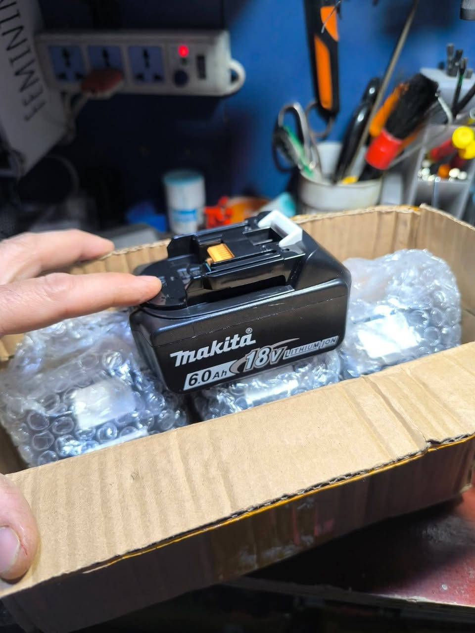 متوفر شاحنة وبطاريات ماكيتا صناعة فيتنامي جدد ... تواصل خاص او واتساب ***********
