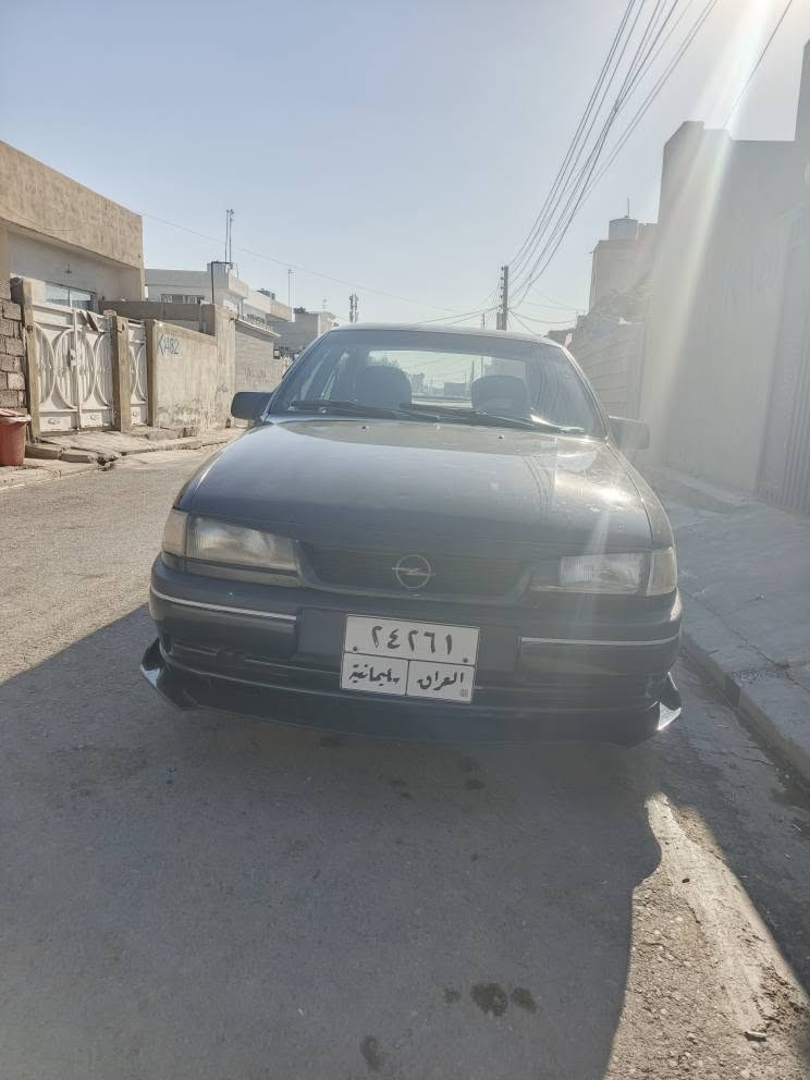 فیکترا مۆدیل 1992 
 سووبغ عامە بۆ جوانی سووباغ کراوە
بەناوی خۆمە 
سەنەوی ئەو مانگە بەسەر چووە
بە ناو کڕدن و مووس براوە بەشەرت تەقە و رەقە بەشەرت بەس ماشاءالله دەوێت 
عەزلی دنگ و حراری لو کرایه
سعرەکەش 41 مجالێکی کەم
واتسآب ***********
.................... 
عربي
أوبل فيكترا موديل 1992
صبغ عام للجمالية السيارة بسمي تحويل بشرط
السيارة جديدة من الداخل بيها مكانات جراد لكن بشكل عام السيارة حلوة ونظيفة
السيارة معمول الها عازل حراري وصوت من الداخل 
السعر 41 وبيها مجال
واتسأب *********** أربيل, العراق
