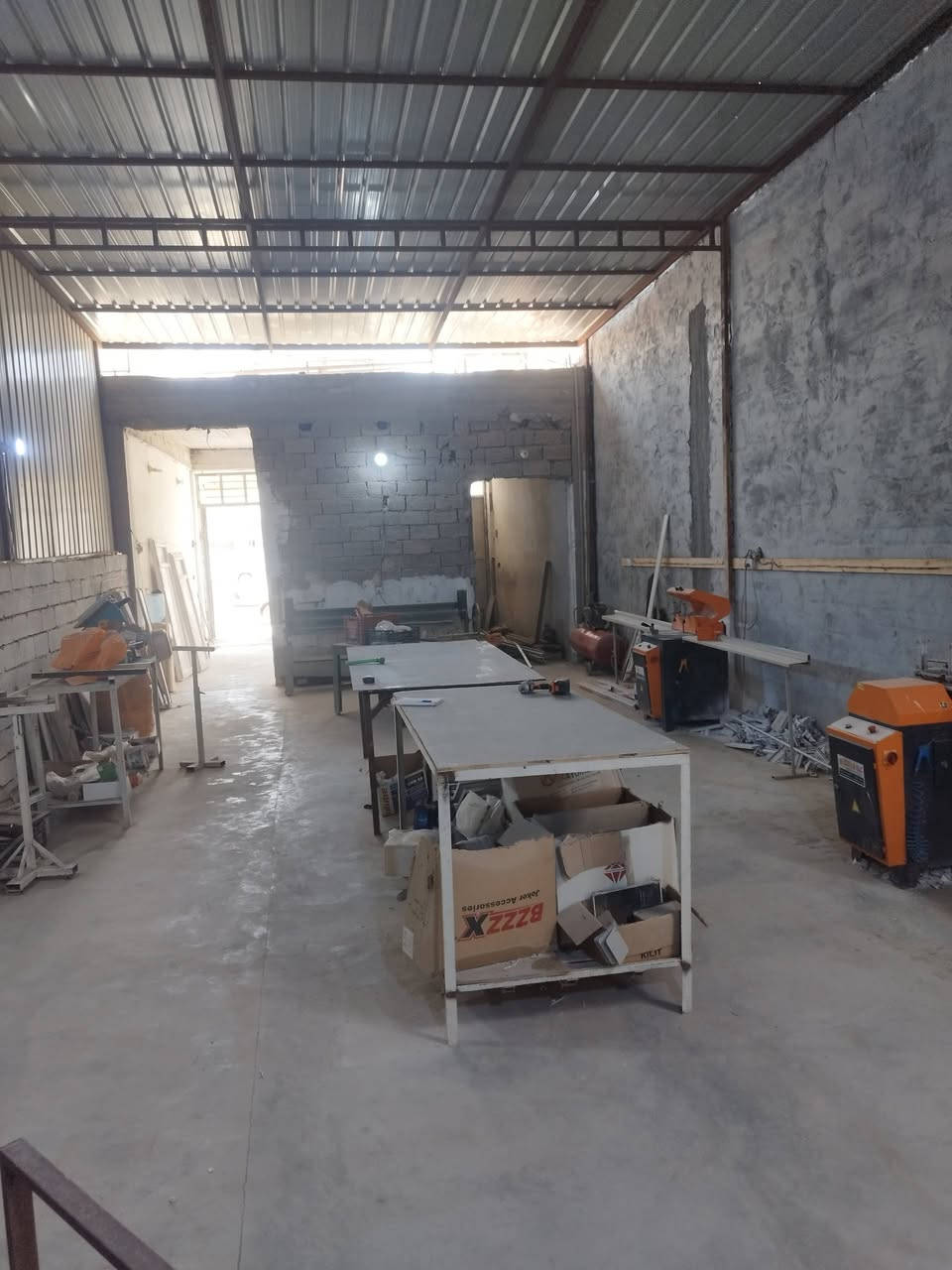 السلام عليكم للبيع معمل pvc +معمل كونترات اي نقص مابي جاهز مجهز  مع الموقع ايجاره مناسب متكامل مع عدد متكامله عده محجرات )(للستفسار (***********) (***********)(ملاحضه المعمل بي خير من الله سبب البيع للسباب معينه ) والرزق على الله

