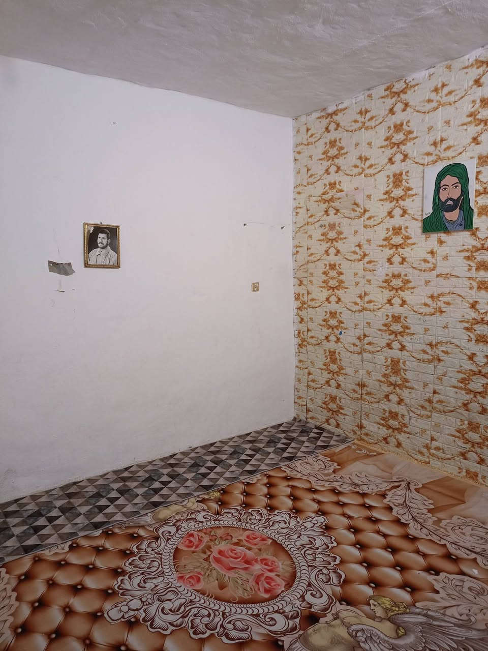 بيت الى البيع المساحه 100 متر قربه مجمع الغيث يتكون براني وغرفتين وهول ومطبخ منطقه ال مجيبل مشمول بقرار300/ 20 قابل الى الطابو السعر خاص او مراسلتنا على الواتساب***********
