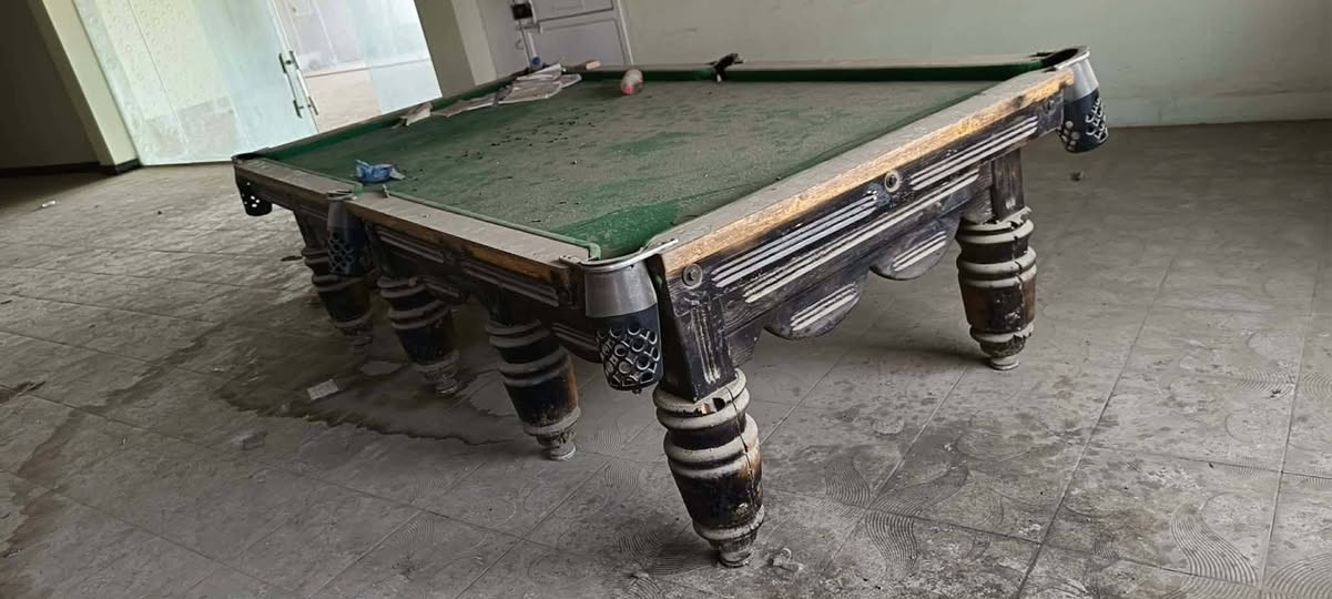 بليارد عدد 2 نضيفات استعمال قليل السعر ع  خاص او اتصال. ع. ***********
