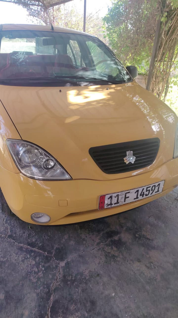 السلام عليكم طيبة ٢٠١٥ سنوية لل٣٣ بيها ضربة بالجنطة مصبوغة صبغ عام  سيارة مكفولة كير ومحرك درشمة جديدة مكفولة من كلشي للشارع كبل *********** العنوان بغداد ابو غريب
