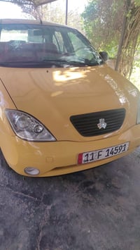 طيبة ٢٠١٥ سنوية لل٣٣ بيها ضربة بالجنطة مصبوغة صبغ عام  سيارة مكفولة كي...