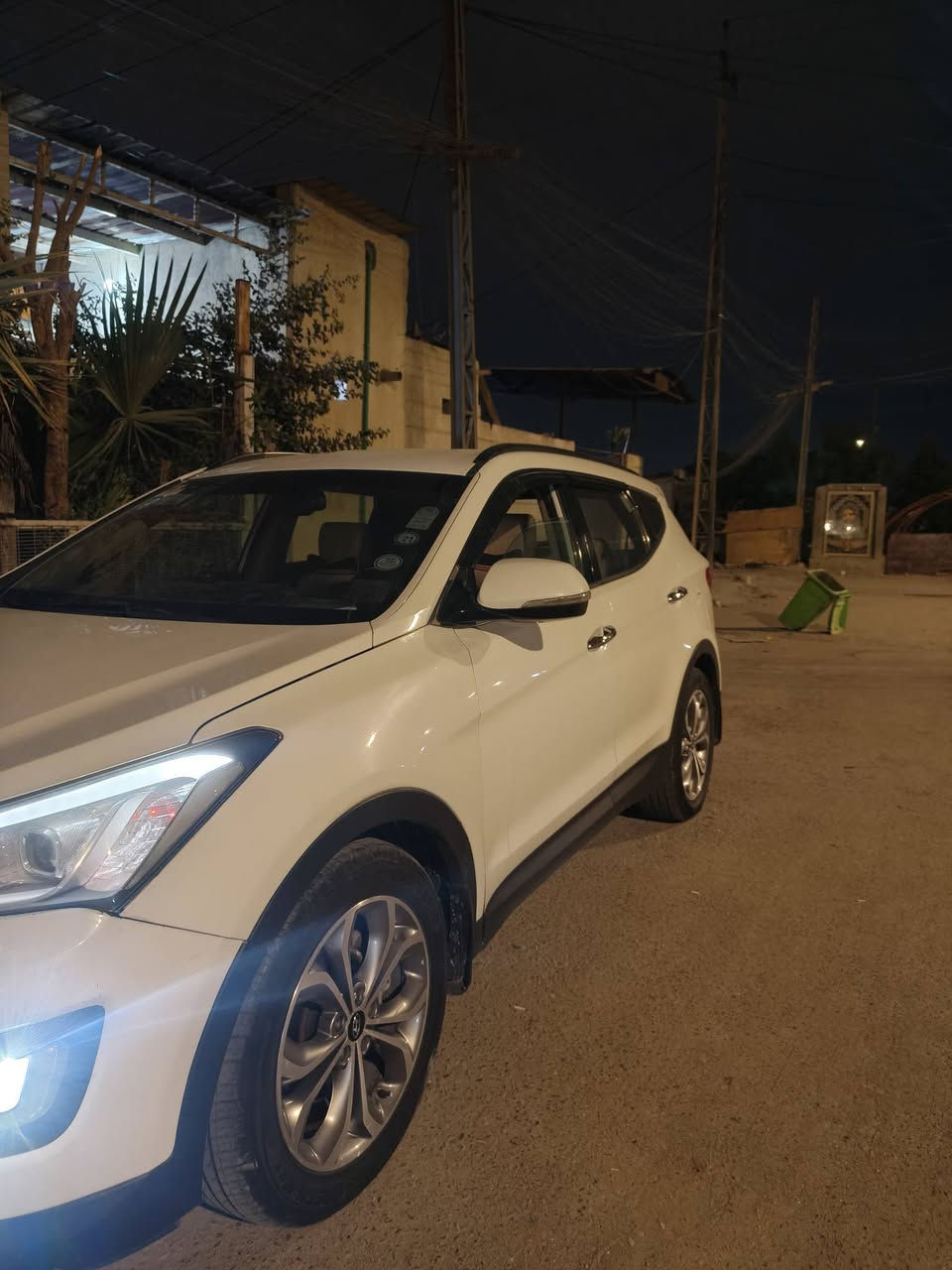 السلام عليكم سيارة سنتافي ٢٠١٥ خليجي محرك ٦ستندر سيارة ٧راكب فقط الجاملغ الأمامي مصبوغ بدون دواخل فول مواصفات عدة التنتة بنورامة السعر ١٧٨ هاذا الرقم***********
