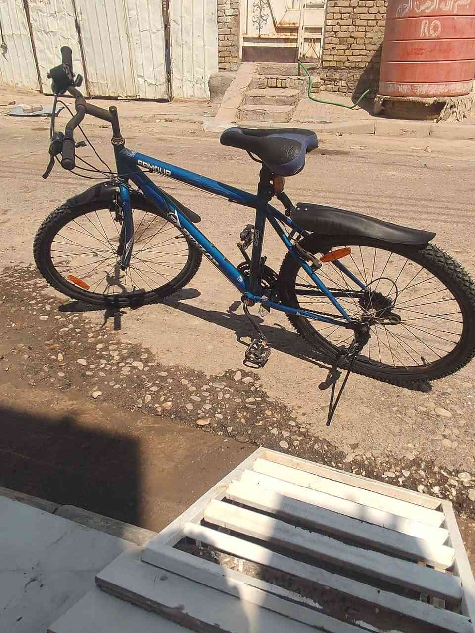الالسلام عليكم بايسكل كيمو ياباني حجم ٢٦ دبل كير امامي وخلفي  مابي كل نقص  نضيف كلش لبيع او مراوس حسب القناعه *********** واتساب

