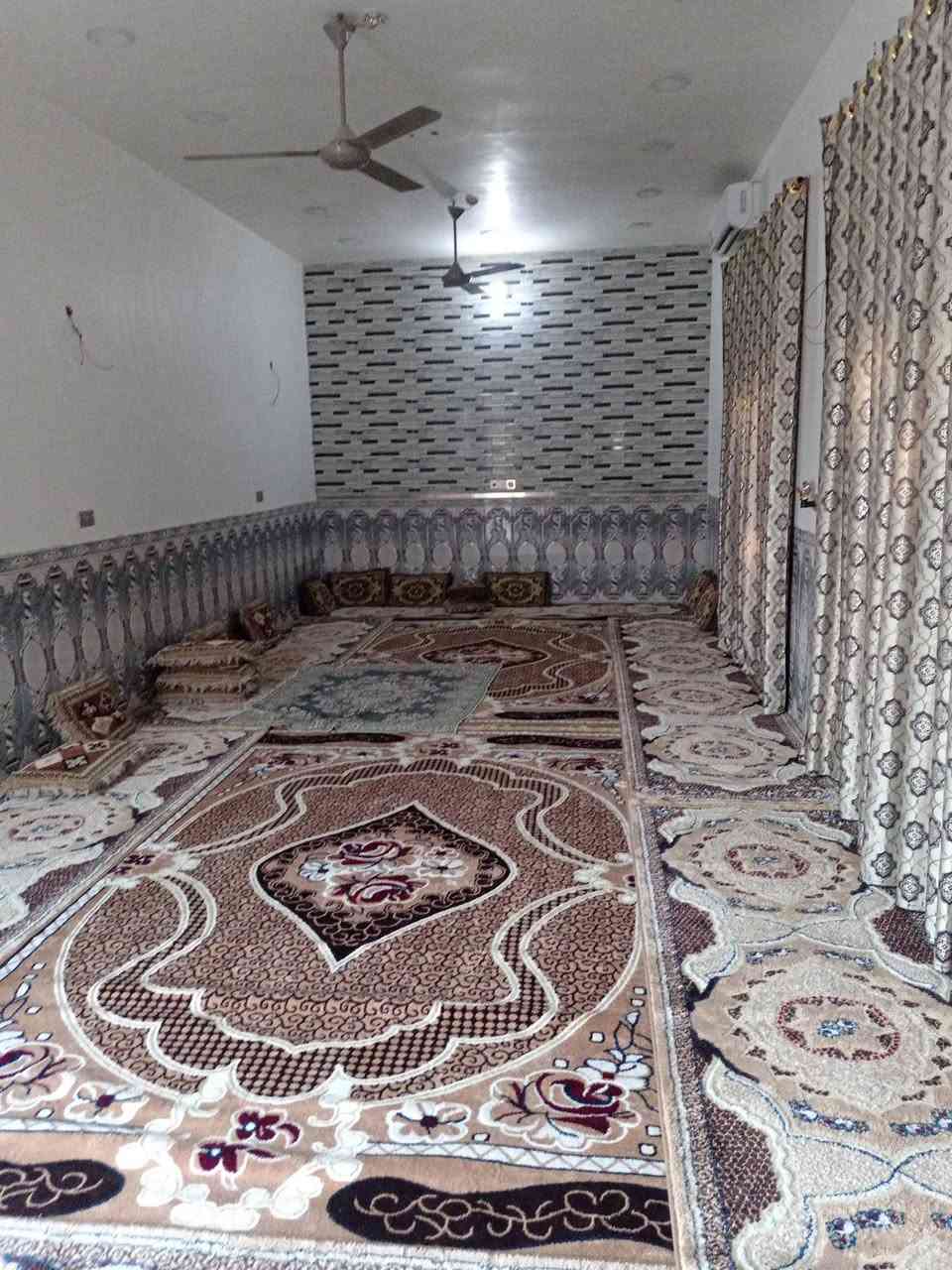 بيت للبيع حي الرسول قرب مدرسه الصحيفه السجاديه مساحته ٤٠٠
غرفتين ٦في٤
صاله ٤ونص في٨
مطبخ ٥في٤
ديوانية ١١ في ٤
يعد اكو تفاصيل ماذكرته
للتواصل *********** واتساب
