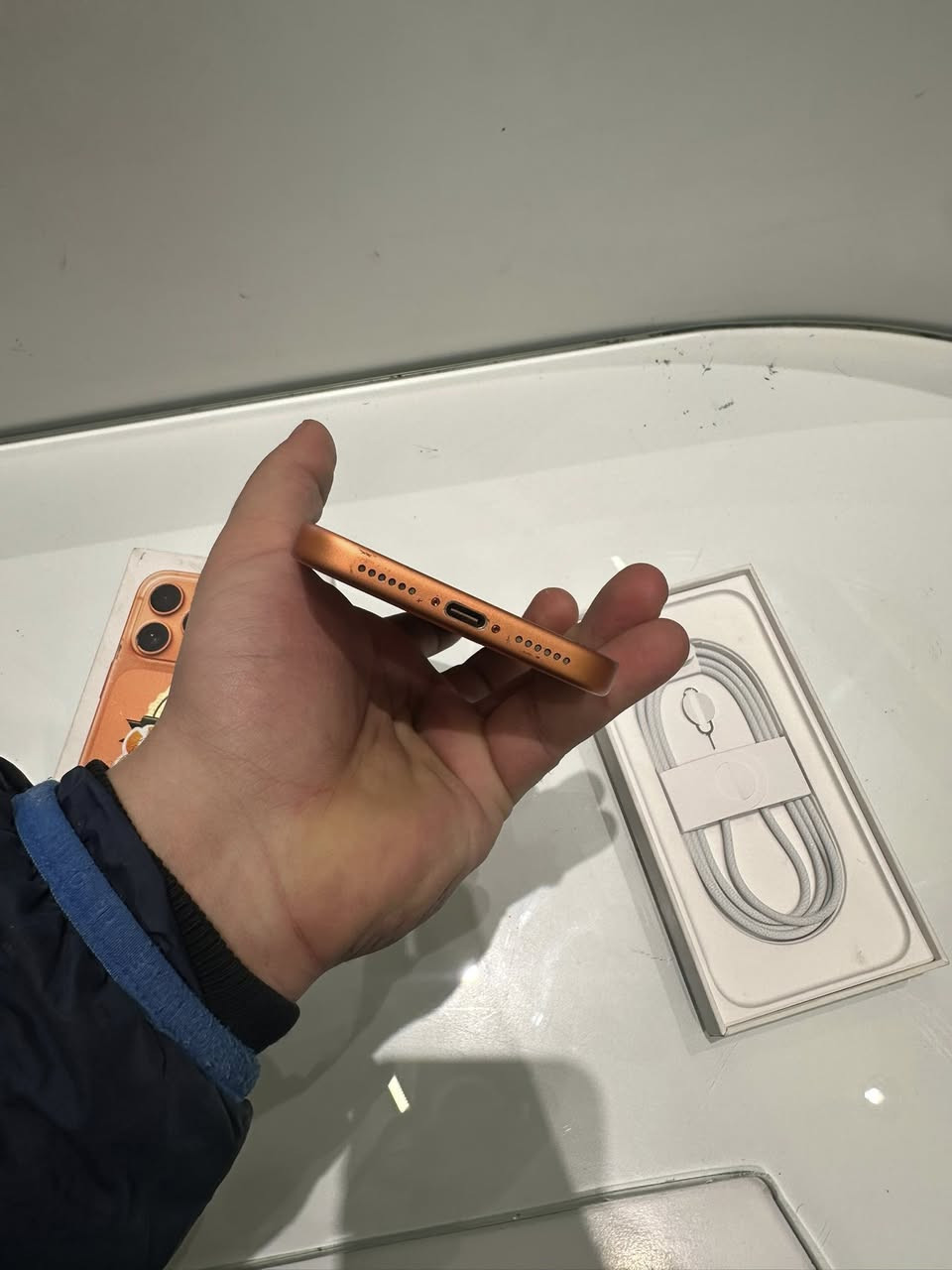 17 برو ماكس
ذاكره 256
بطاريه ميه مشحون 40 مره 
الجهاز فقط هاي الخطوط الي بالشاشه 
الجهاز كامل مع الملحقات وكيبل الشحن ممفتوح 
سعره مليون وميه 1100
***********
