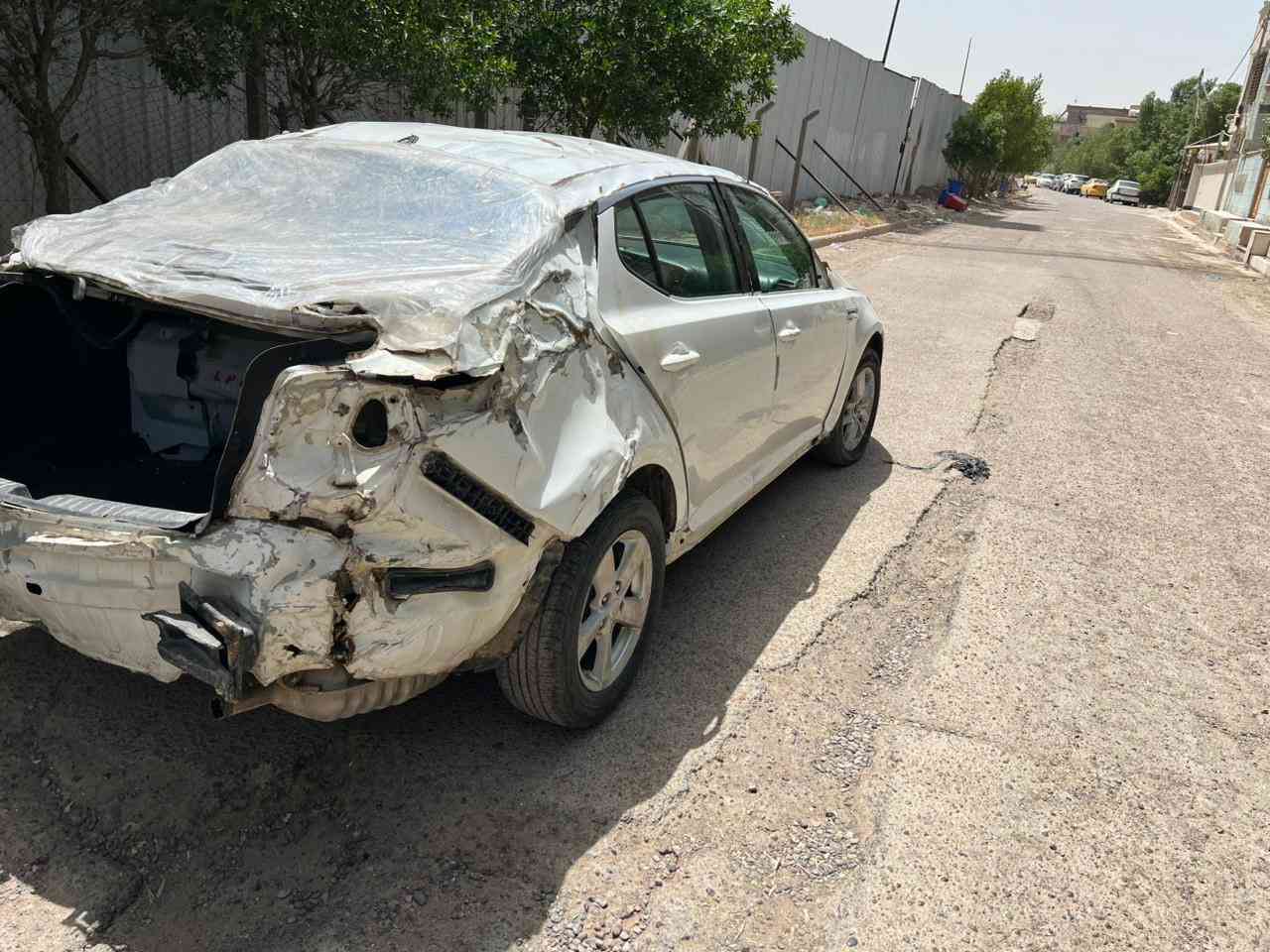 السلام عليكم
اخوان للبيع موديل 2013
كيا وبتمه
رقم بغداد تحويل مباشر
السياره شغاله وتمشي 
مكان السياره بغداد 
السياره غاز فقط يعني موبانزين 
السعر 48 وبي مجال قليل 
***********
