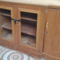 ميز للبيع • سعر مناسب • تواصل خاص