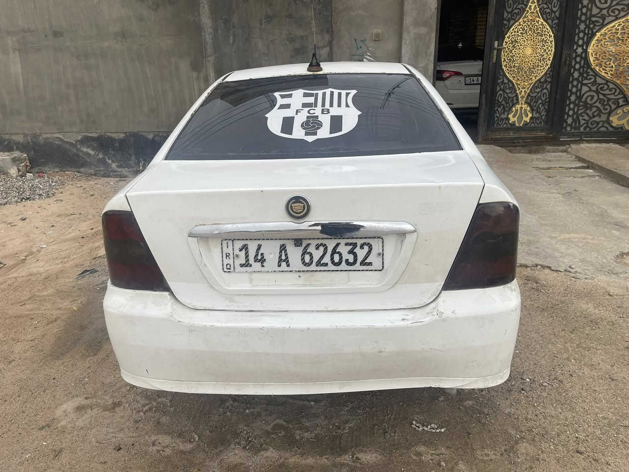 السلام عليكم سياره جيلي CK مديل ٢٠١٢ سياره اب اسمي سنويه قبل شهرين مجدده تبريد شغال ويه السويج تخم تاير جديد حداديه جديده مكينه حلوه وناعمه اترايك وين ماتريد  
سعر ٣٠ وبيها محال بسيط العنوان البصره خور الزبير 
التواصل ***********
